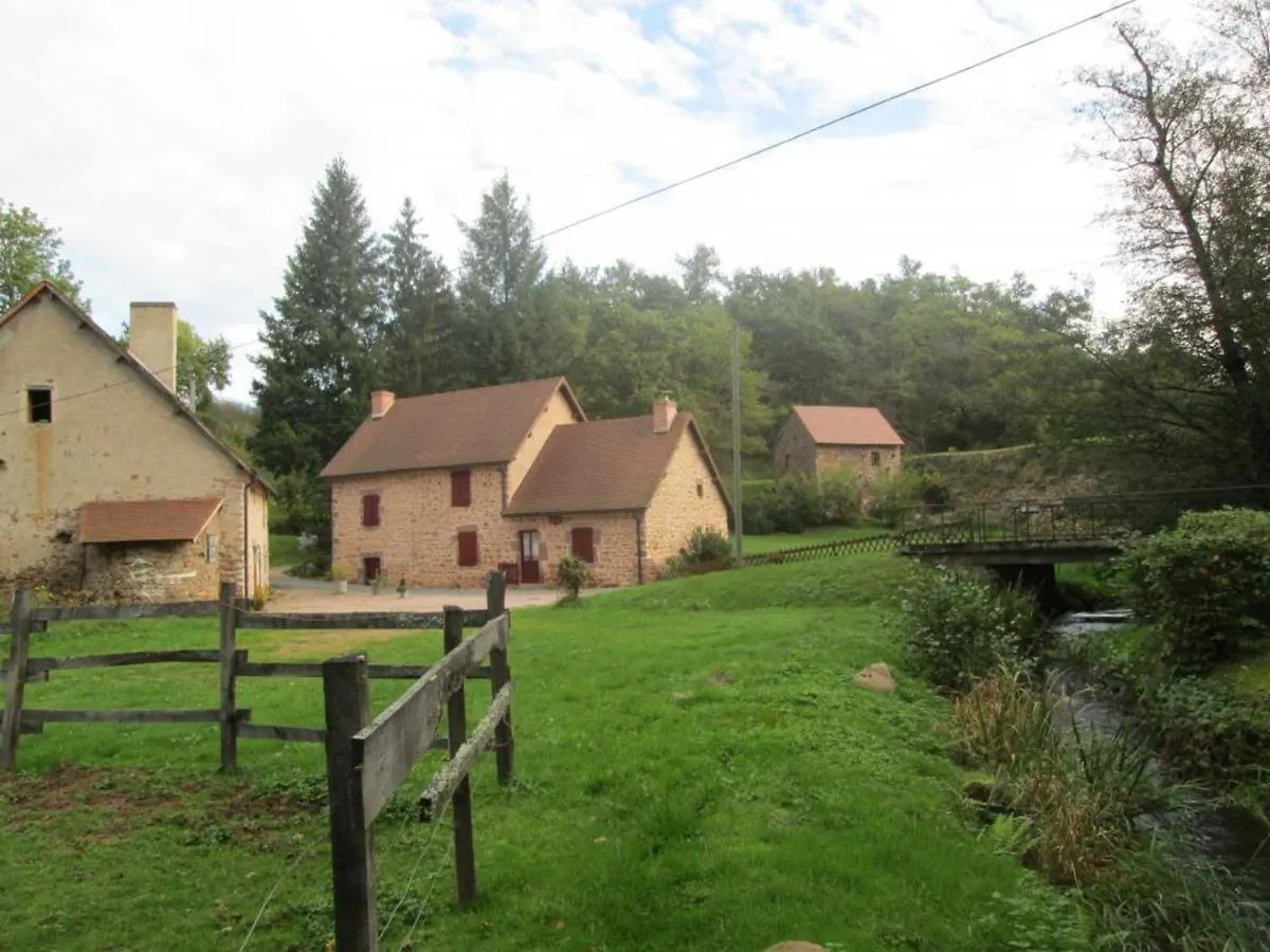 Gite Familial Avec Cascade, Peche, Activites Et Proximite De Vichy - Fr-1-489-21 Barrais-Bussolles 0*,  France