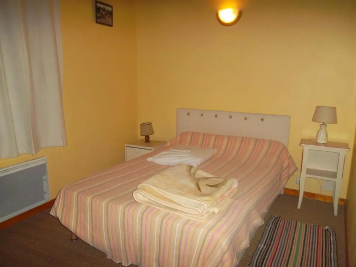 Gite Familial Avec Cascade, Peche, Activites Et Proximite De Vichy - Fr-1-489-21 Barrais-Bussolles 0*,  France